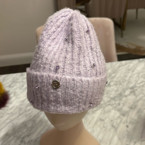 Steve Madden lavendar beanie with crystals and rhinestones stones - Picture 1 of 6